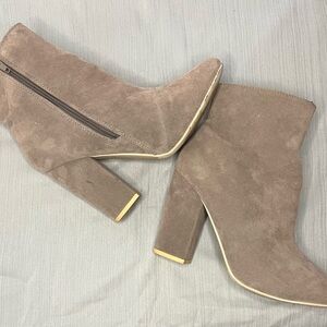 JustFab Tan Heeled Boots with Chic Design